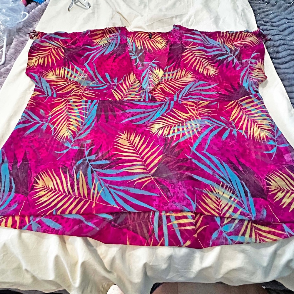 COVER UP, TROPICAL PRINT, COLOUR: SMASHED BERRIES, SIZE 5X, LONG LENGTH, BATWING